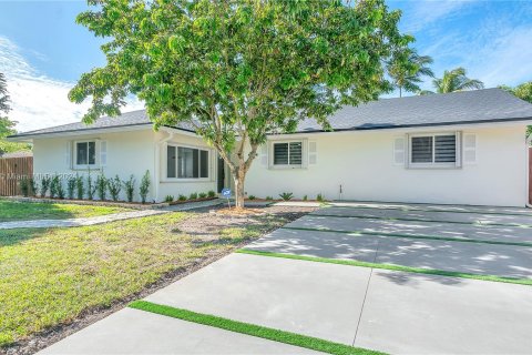 Casa en venta en Palmetto Bay, Florida, 4 dormitorios № 1315613 - foto 1