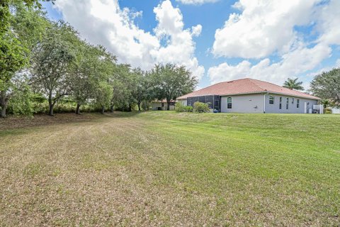 House in Vero Beach, Florida 3 bedrooms, 234.86 sq.m. № 1222607 - photo 6