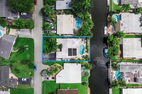 Casa en venta en Fort Lauderdale, Florida, 4 dormitorios, 215.25 m2 № 1007310 - foto 2