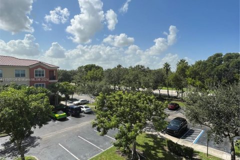 Condominio en venta en Miramar, Florida, 2 dormitorios, 99.22 m2 № 1101455 - foto 5