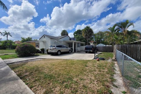 Villa ou maison à vendre à West Palm Beach, Floride: 2 chambres, 132.48 m2 № 939025 - photo 13