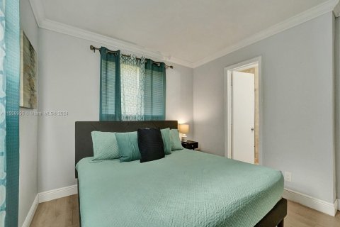 Casa en venta en Oakland Park, Florida, 3 dormitorios, 114.64 m2 № 1101861 - foto 12