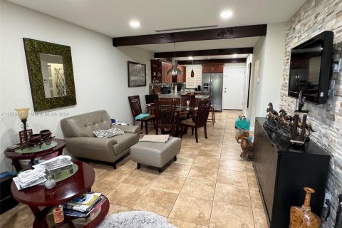 Condo in Miami, Florida, 2 bedrooms  № 1101860 - photo 6