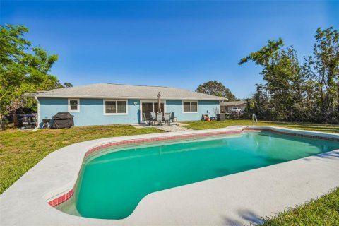 Villa ou maison à louer à North Port, Floride: 3 chambres, 117.52 m2 № 644279 - photo 2