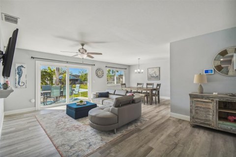 Villa ou maison à louer à North Port, Floride: 3 chambres, 117.52 m2 № 644279 - photo 15