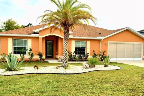 Villa ou maison à louer à Palm Coast, Floride: 3 chambres, 155.52 m2 № 1367801 - photo 1