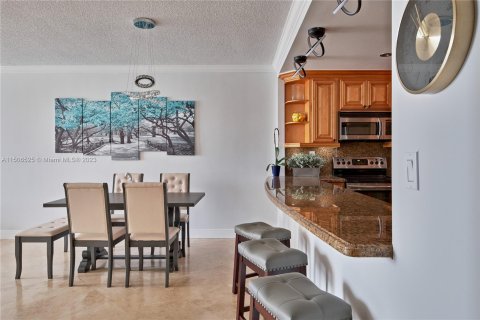 Condominio en venta en Sunny Isles Beach, Florida, 1 dormitorio, 93.37 m2 № 923265 - foto 13