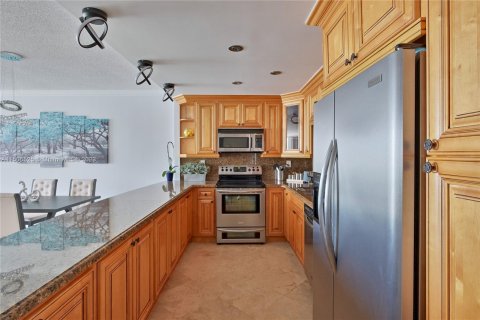 Condominio en venta en Sunny Isles Beach, Florida, 1 dormitorio, 93.37 m2 № 923265 - foto 9