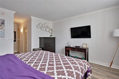 Condominio en venta en Sunny Isles Beach, Florida, 1 dormitorio, 93.37 m2 № 923265 - foto 19
