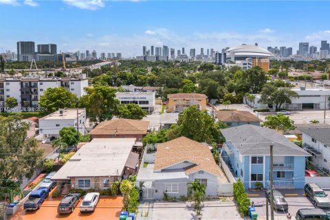 Villa ou maison à vendre à Miami, Floride: 3 chambres, 137.59 m2 № 1367464 - photo 18