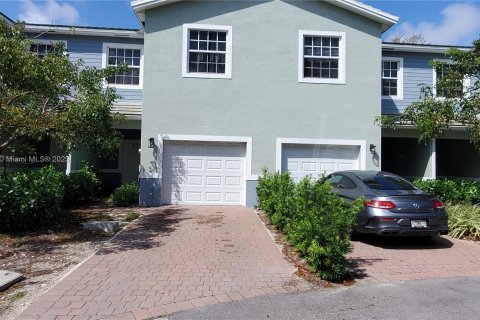 Townhouse in Delray Beach, Florida 3 bedrooms № 685971 - photo 2