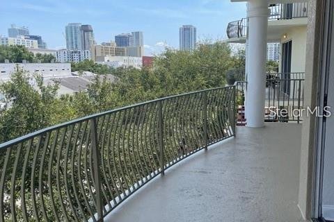 Condominio en alquiler en Saint Petersburg, Florida, 2 dormitorios, 127.74 m2 № 1369665 - foto 11