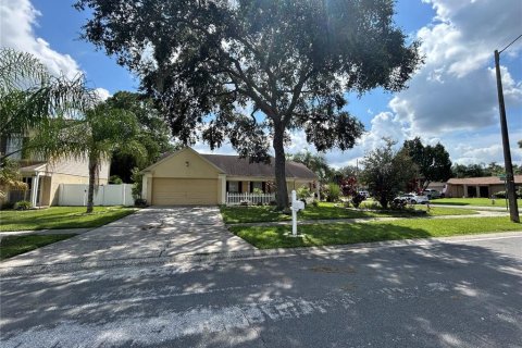 House in Tampa, Florida 3 bedrooms, 152.64 sq.m. № 1369599 - photo 26