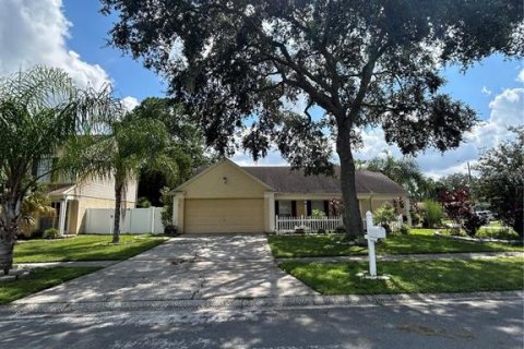 Casa en venta en Tampa, Florida, 3 dormitorios, 152.64 m2 № 1369599 - foto 1