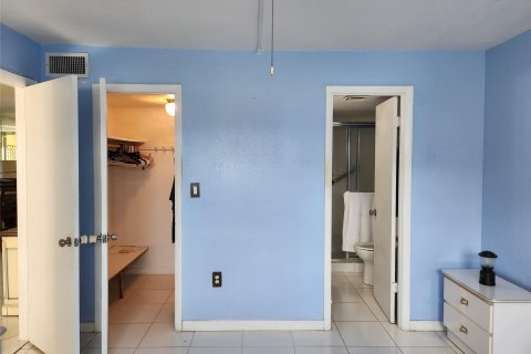 Купить кондоминиум в Санрайз, Флорида 2 спальни, 78.97м2, № 726620 - фото 7