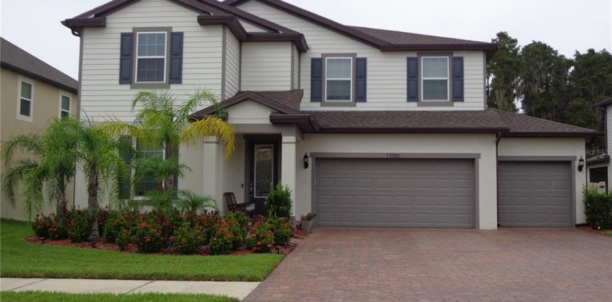 House in Tampa, Florida 4 bedrooms, 303.51 sq.m. № 1364052