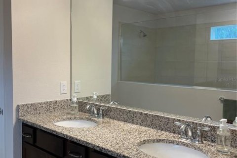 Casa en venta en Tampa, Florida, 4 dormitorios, 303.51 m2 № 1364052 - foto 18