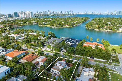 Купить земельный участок в Майами-Бич, Флорида № 689602 - фото 1