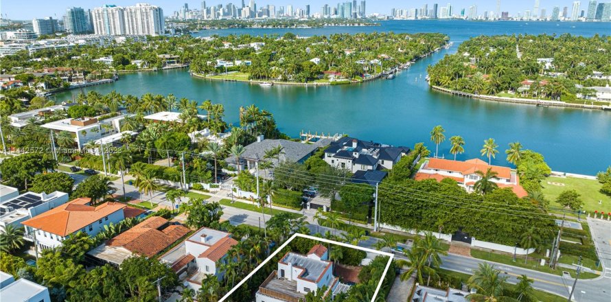 Land in Miami Beach, Florida № 689602
