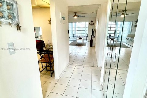 Condo in Sunrise, Florida, 1 bedroom  № 1329207 - photo 29