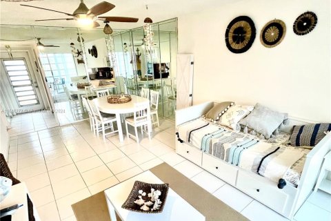 Condominio en venta en Sunrise, Florida, 1 dormitorio, 59.46 m2 № 1329207 - foto 3