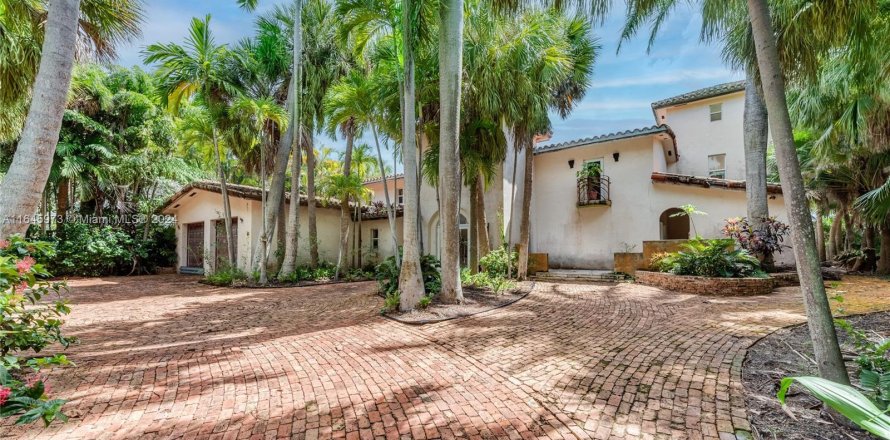 Villa ou maison à Coral Gables, Floride 4 chambres, 386.85 m2 № 1329894