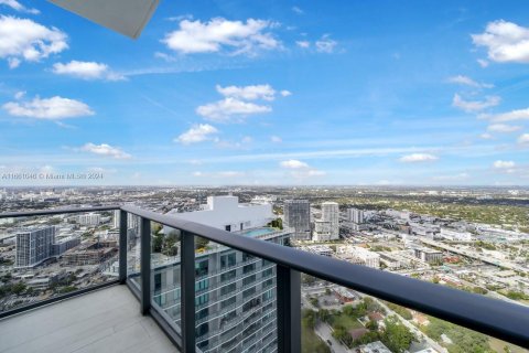 Condominio en venta en Miami, Florida, 3 dormitorios, 251.11 m2 № 1367387 - foto 26