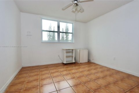 Copropriété à vendre à Aventura, Floride: 2 chambres, 100.61 m2 № 1367343 - photo 22