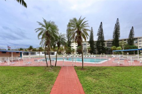 Copropriété à vendre à Aventura, Floride: 2 chambres, 100.61 m2 № 1367343 - photo 26