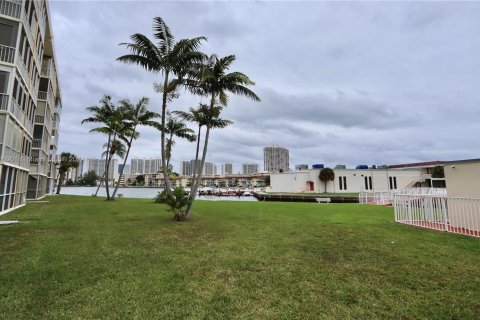 Copropriété à vendre à Aventura, Floride: 2 chambres, 100.61 m2 № 1367343 - photo 29