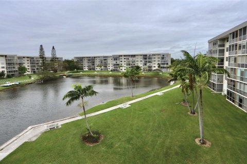 Copropriété à vendre à Aventura, Floride: 2 chambres, 100.61 m2 № 1367343 - photo 25