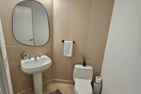 Condo in Miami, Florida, 2 bedrooms  № 1367386 - photo 11