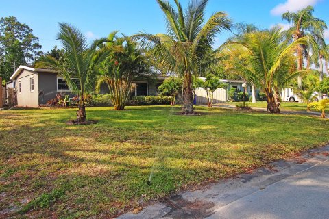 House in Vero Beach, Florida 3 bedrooms, 84.73 sq.m. № 1172958 - photo 7