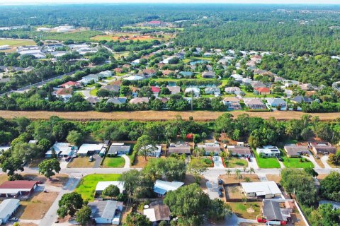 House in Vero Beach, Florida 3 bedrooms, 84.73 sq.m. № 1172958 - photo 4