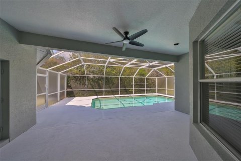 House in Tampa, Florida 4 bedrooms, 295.34 sq.m. № 1131382 - photo 27