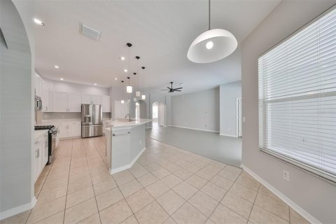 House in Tampa, Florida 4 bedrooms, 295.34 sq.m. № 1131382 - photo 9