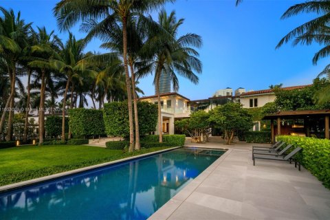Casa en venta en Golden Beach, Florida, 6 dormitorios, 720.46 m2 № 1226423 - foto 3