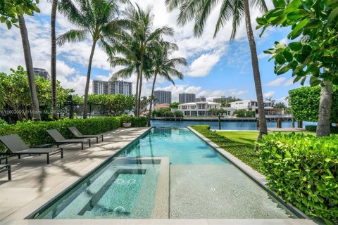 Villa ou maison à vendre à Golden Beach, Floride: 6 chambres, 720.46 m2 № 1226423 - photo 8