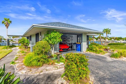 Villa ou maison à vendre à Stuart, Floride: 5 chambres, 333.98 m2 № 977000 - photo 1