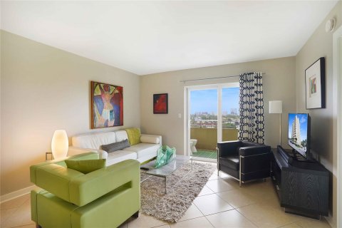 Condo in Fort Lauderdale, Florida, 2 bedrooms  № 977045 - photo 25