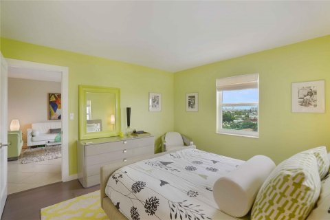 Condo in Fort Lauderdale, Florida, 2 bedrooms  № 977045 - photo 21