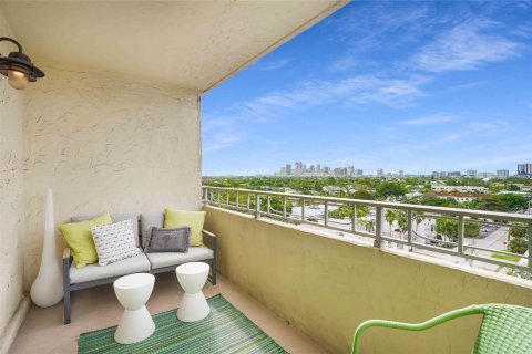 Condo in Fort Lauderdale, Florida, 2 bedrooms  № 977045 - photo 13