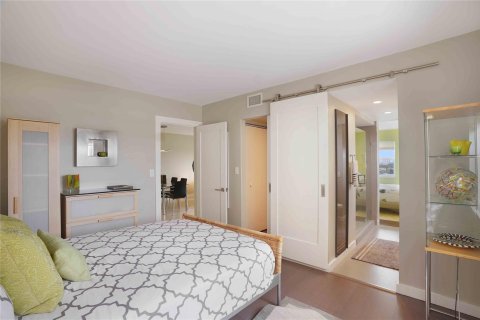 Condo in Fort Lauderdale, Florida, 2 bedrooms  № 977045 - photo 16