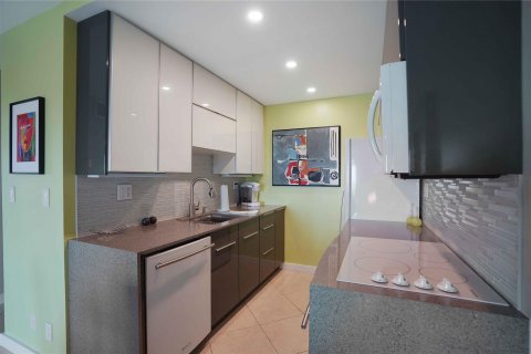 Condo in Fort Lauderdale, Florida, 2 bedrooms  № 977045 - photo 24