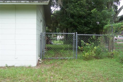 House in Zephyrhills, Florida 3 bedrooms, 110.55 sq.m. № 1366622 - photo 25