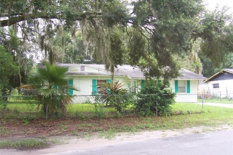 House in Zephyrhills, Florida 3 bedrooms, 110.55 sq.m. № 1366622 - photo 1