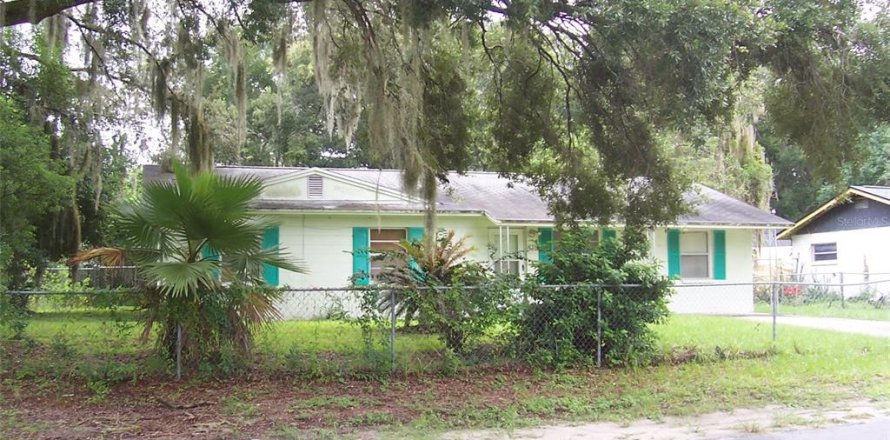 House in Zephyrhills, Florida 3 bedrooms, 110.55 sq.m. № 1366622