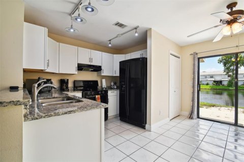 Touwnhouse à vendre à Tampa, Floride: 2 chambres, 108.14 m2 № 1257309 - photo 7