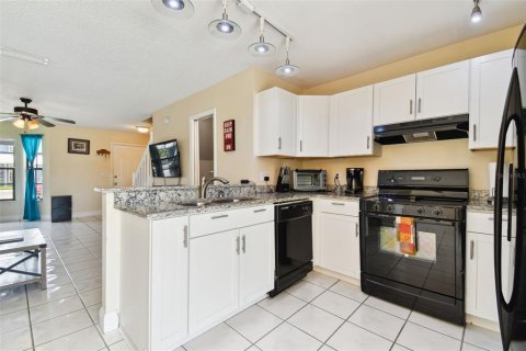 Touwnhouse à vendre à Tampa, Floride: 2 chambres, 108.14 m2 № 1257309 - photo 8