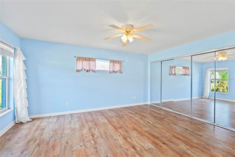 House in Edgewater, Florida 3 bedrooms, 137.4 sq.m. № 1322984 - photo 19